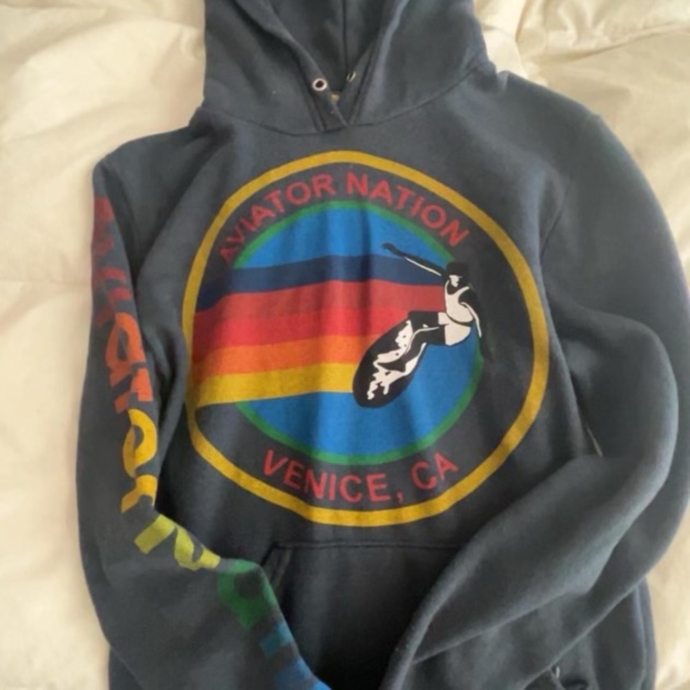 Super cute pre-loved AVIATOR NATION SWEATSHIRT!